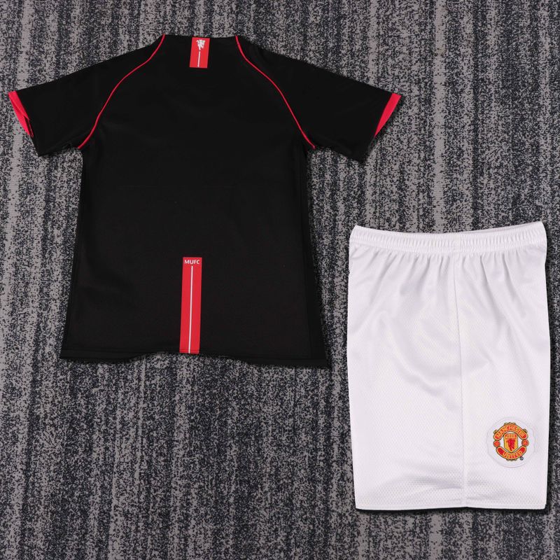 Retro Kids Manchester United 2007-2008 away image 2