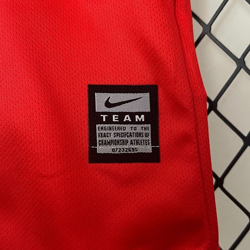 Retro Kids Manchester United 2009-2010 home image 7