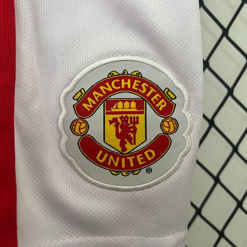 Retro Kids Manchester United 2009-2010 home image 9
