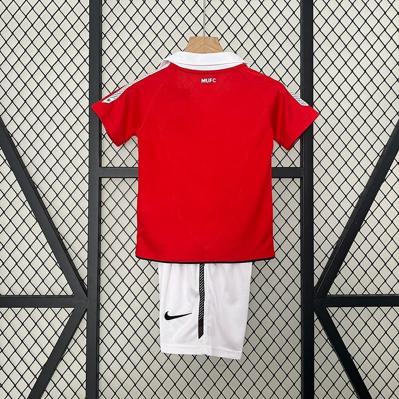 Retro Kids Manchester United 2010-2011 home image 2