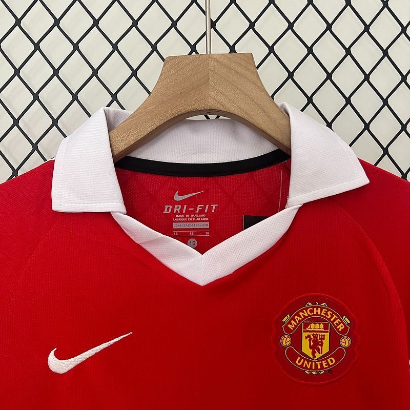 Retro Kids Manchester United 2010-2011 home image 3