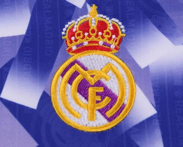 Retro Kids Real Madrid 1996-1997 second away image 8