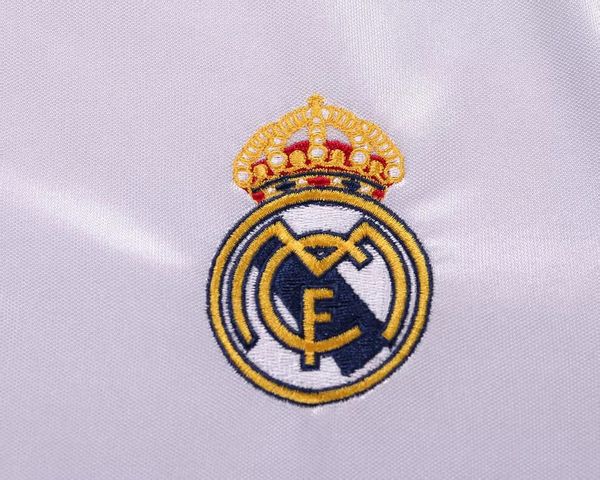 Retro Kids Real Madrid 2004-2005 home image 7