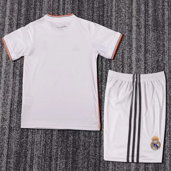 Retro Kids Real Madrid 2013-2014 home image 2