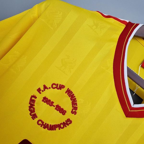 Retro Liverpool FC 1985-1986 away image 6