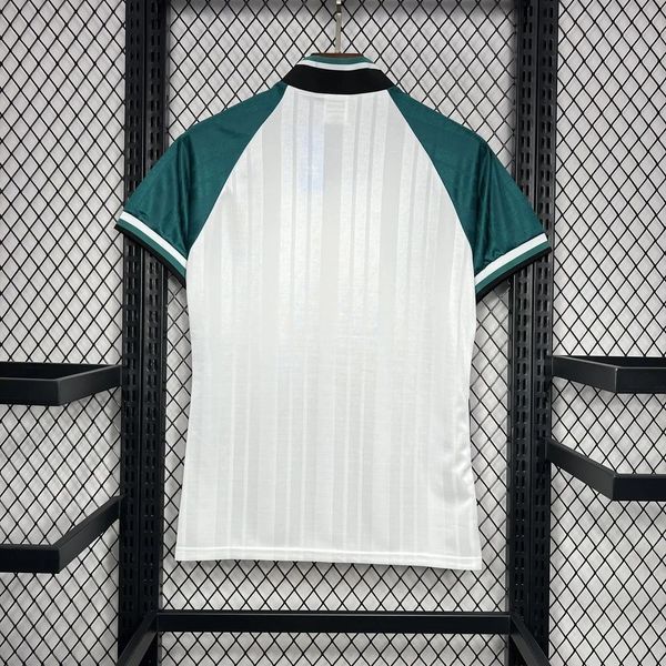 Retro Liverpool FC 1993-1995 away image 2