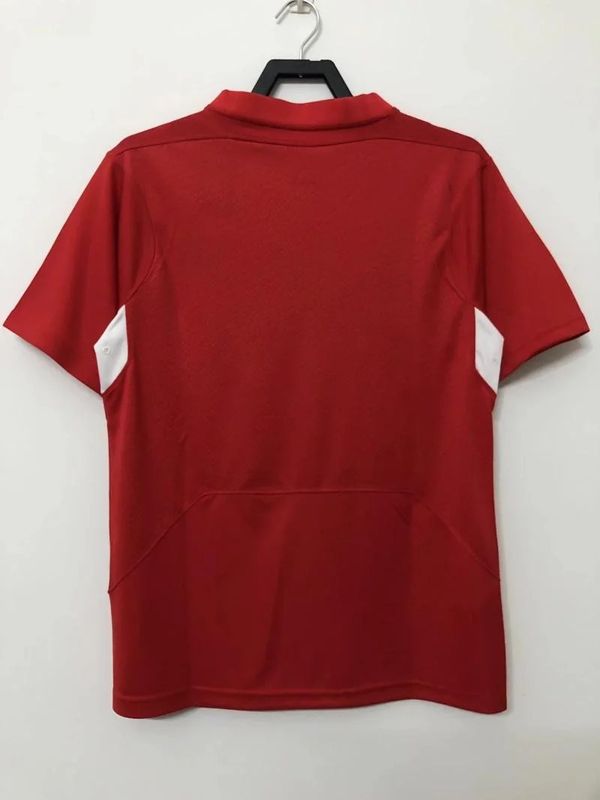 Retro Liverpool FC 2004-2005 home image 2