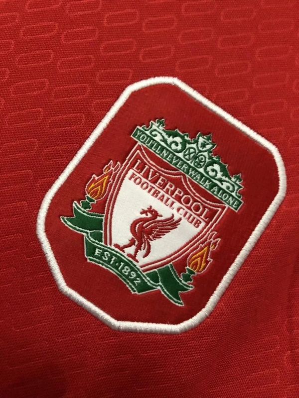 Retro Liverpool FC 2004-2005 home image 7
