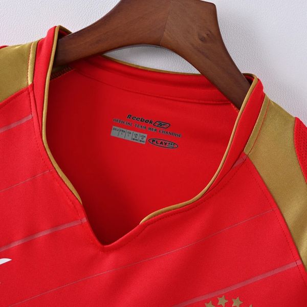 Retro Liverpool FC 2005-2006 home image 3