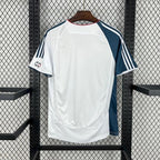 Retro Liverpool FC 2006-2007 away image 2