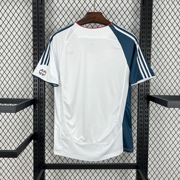 Retro Liverpool FC 2006-2007 away image 2