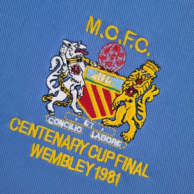 Retro Manchester City 1981-1982 home image 7