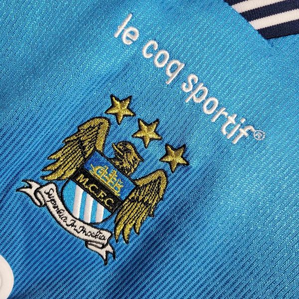 Retro Manchester City 1999-2001 home image 7