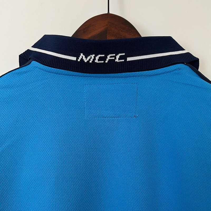 Retro Manchester City 2001-2002 home image 3
