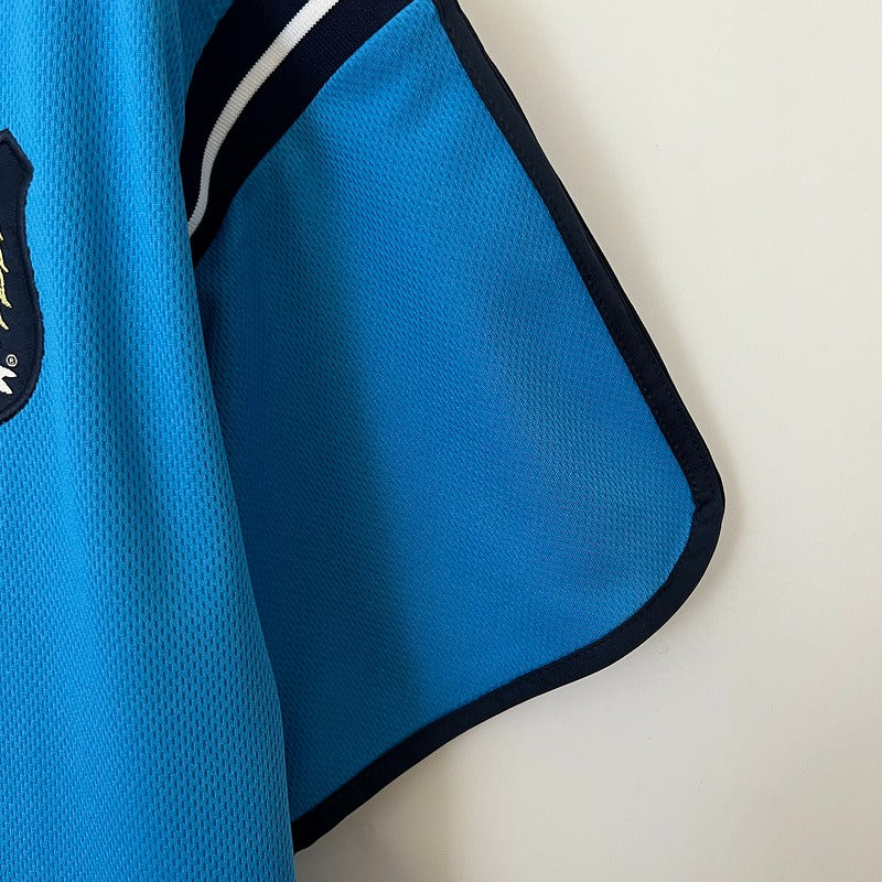 Retro Manchester City 2001-2002 home image 7