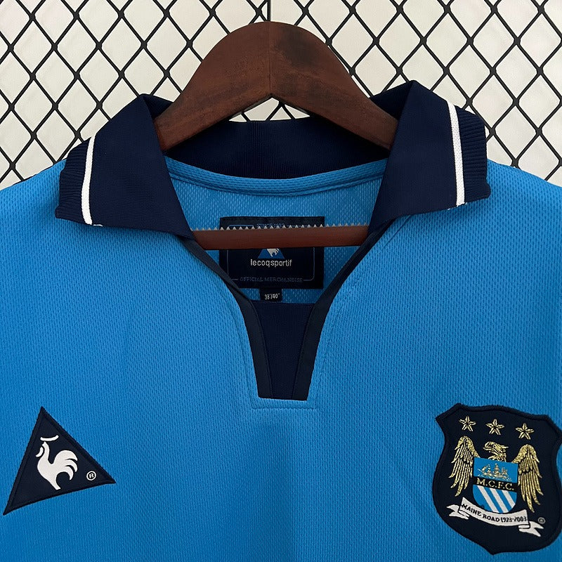 Retro Manchester City 2002-2003 home image 3