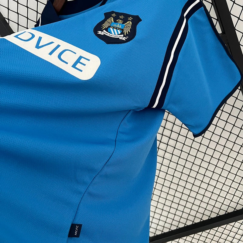 Retro Manchester City 2002-2003 home image 7