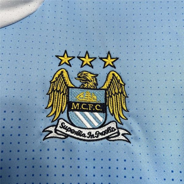 Retro Manchester City 2011-2012 home image 7