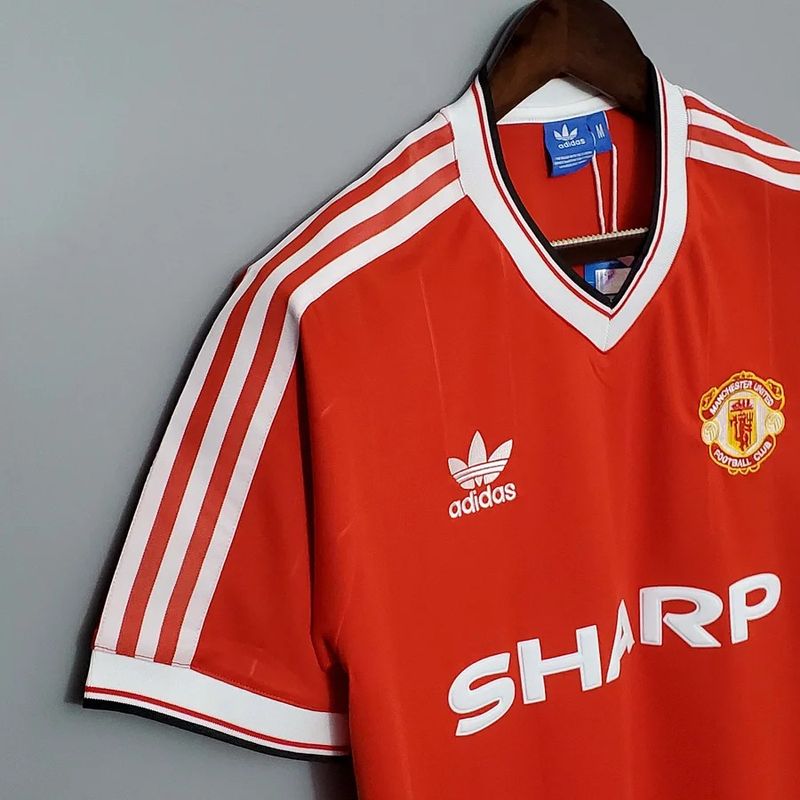 Retro Manchester United 1983 home image 5