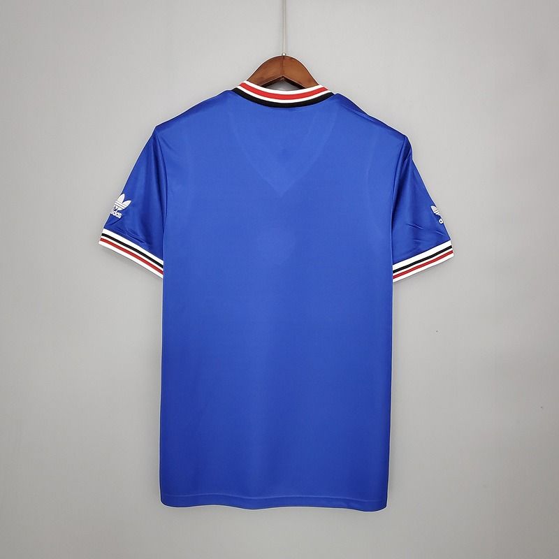 Retro Manchester United 1985-1986 away image 2