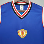 Retro Manchester United 1985-1986 away image 3