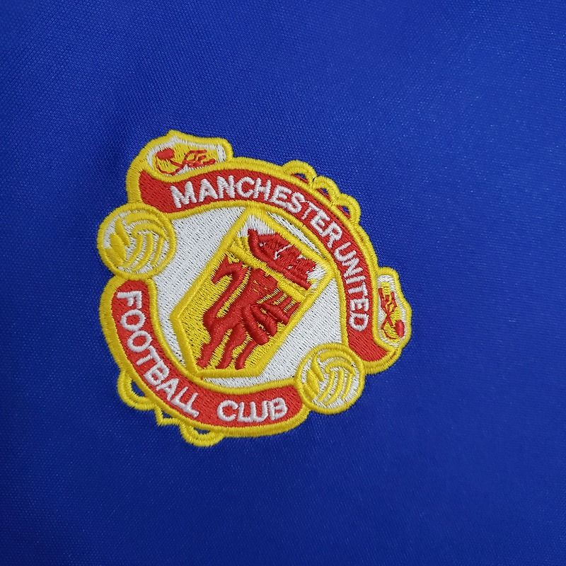 Retro Manchester United 1985-1986 away image 5