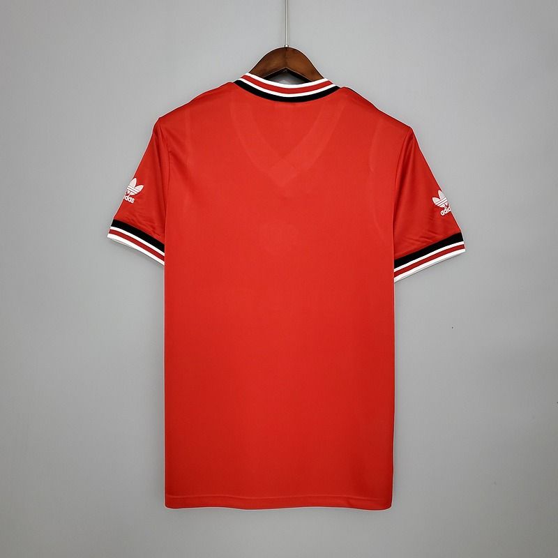 Retro Manchester United 1985-1986 home image 2