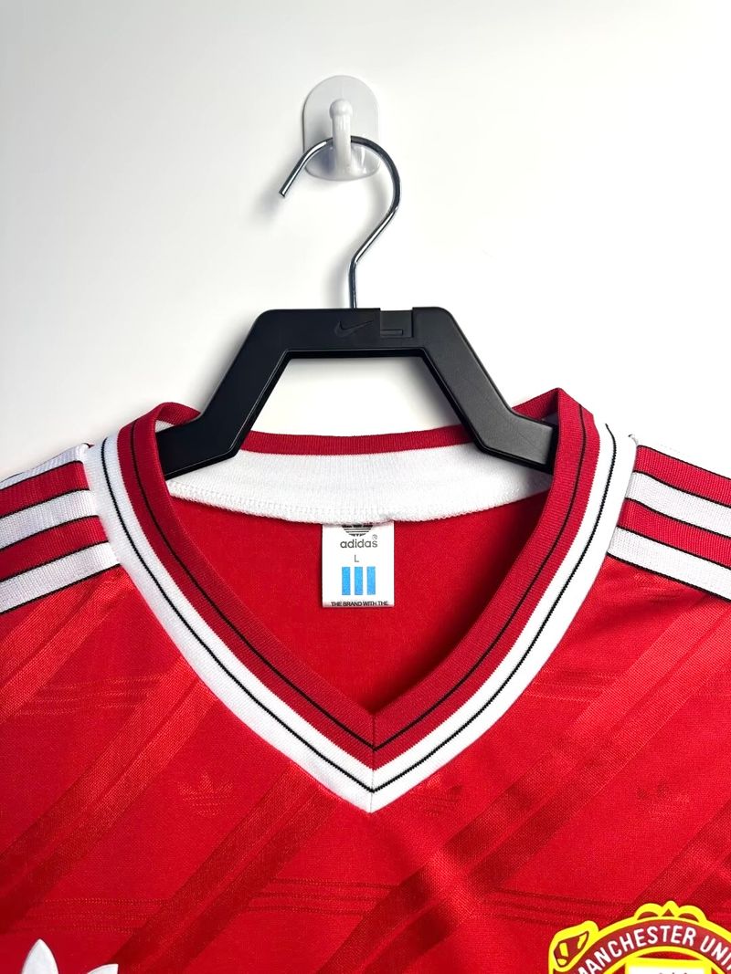Retro Manchester United 1986-1988 home image 3