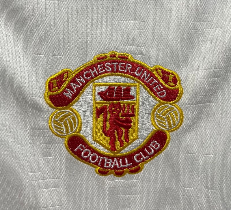 Retro Manchester United 1988-1990 away image 8