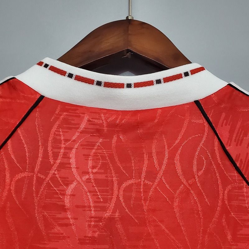 Retro Manchester United 1990-1992 home image 4