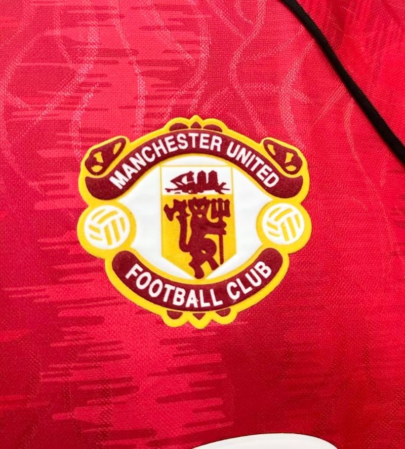 Retro Manchester United 1990-1992 home image 6
