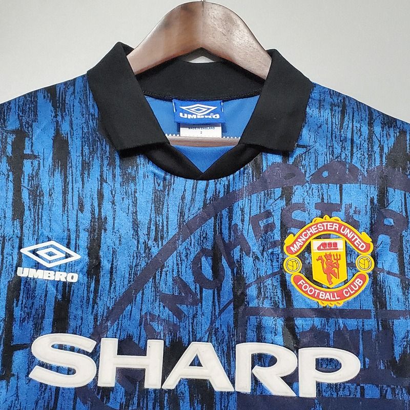 Retro Manchester United 1992-1993 away image 3