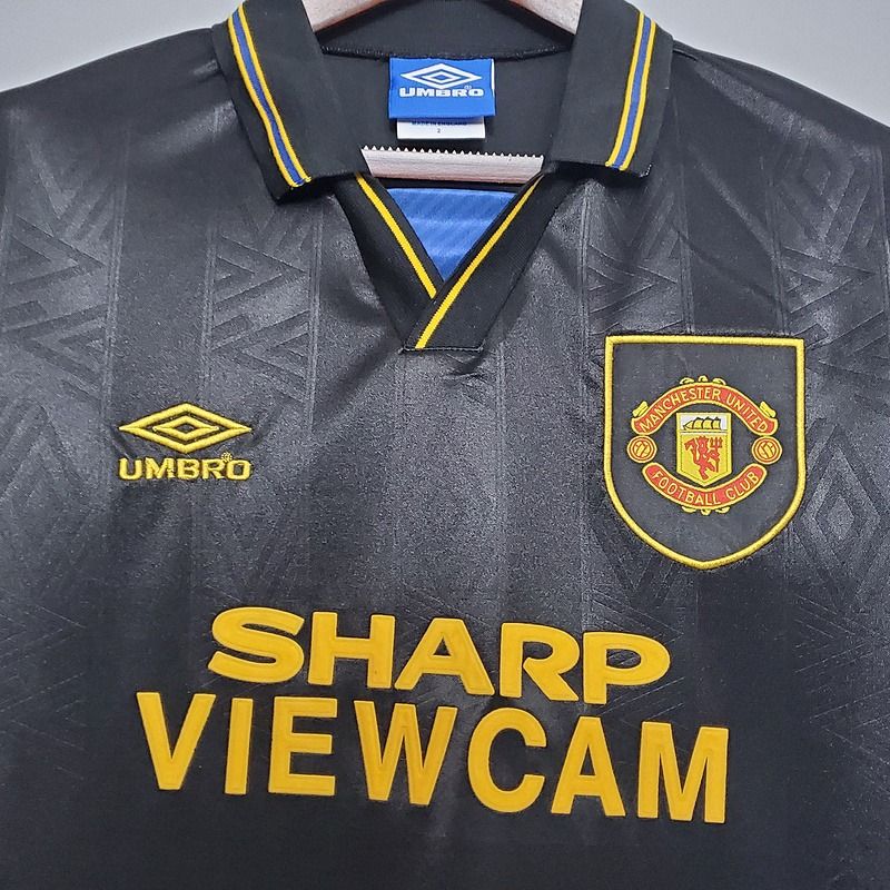 Retro Manchester United 1993-1994 away image 3