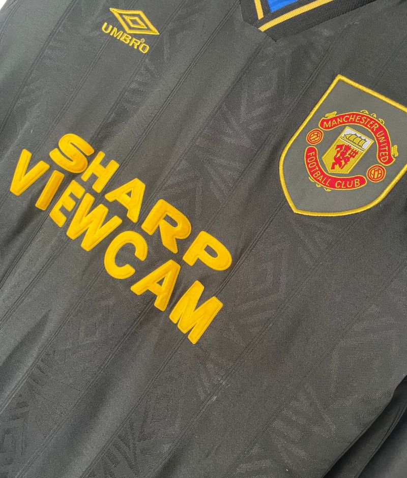 Retro Manchester United 1993-1994 away Long Sleeve image 6
