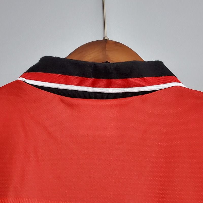 Retro Manchester United 1994-1996 home image 4