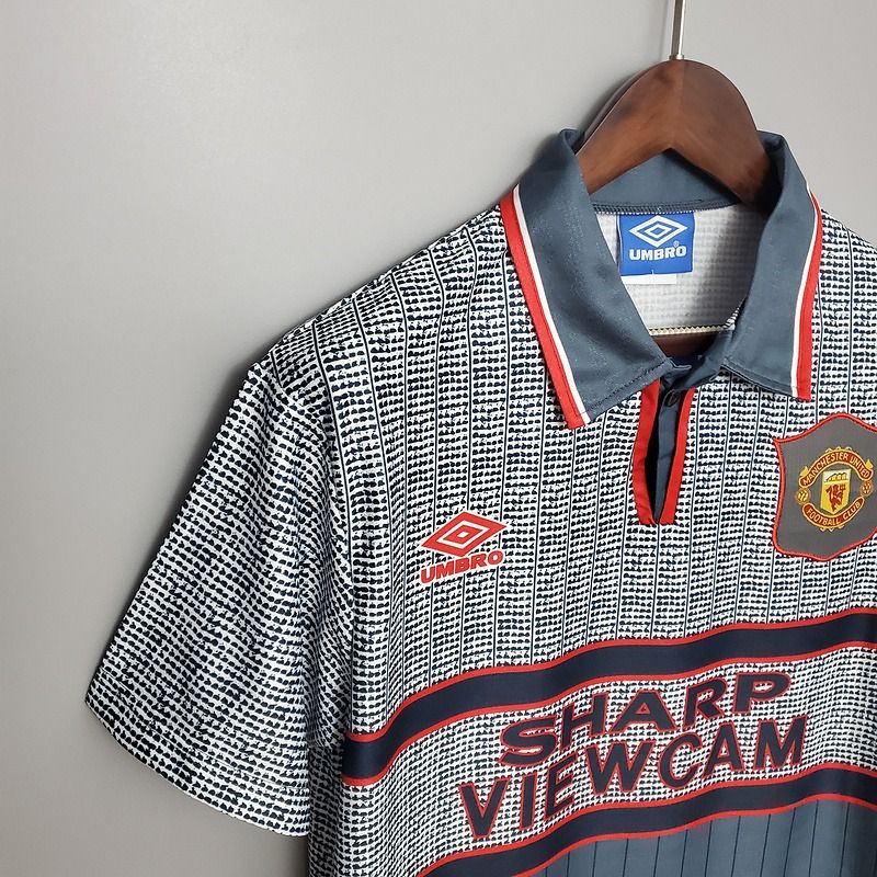 Retro Manchester United 1995-1996 away image 5