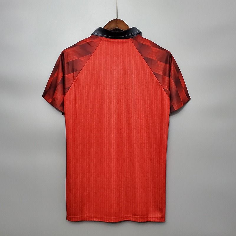 Retro Manchester United 1996-1997 home image 2