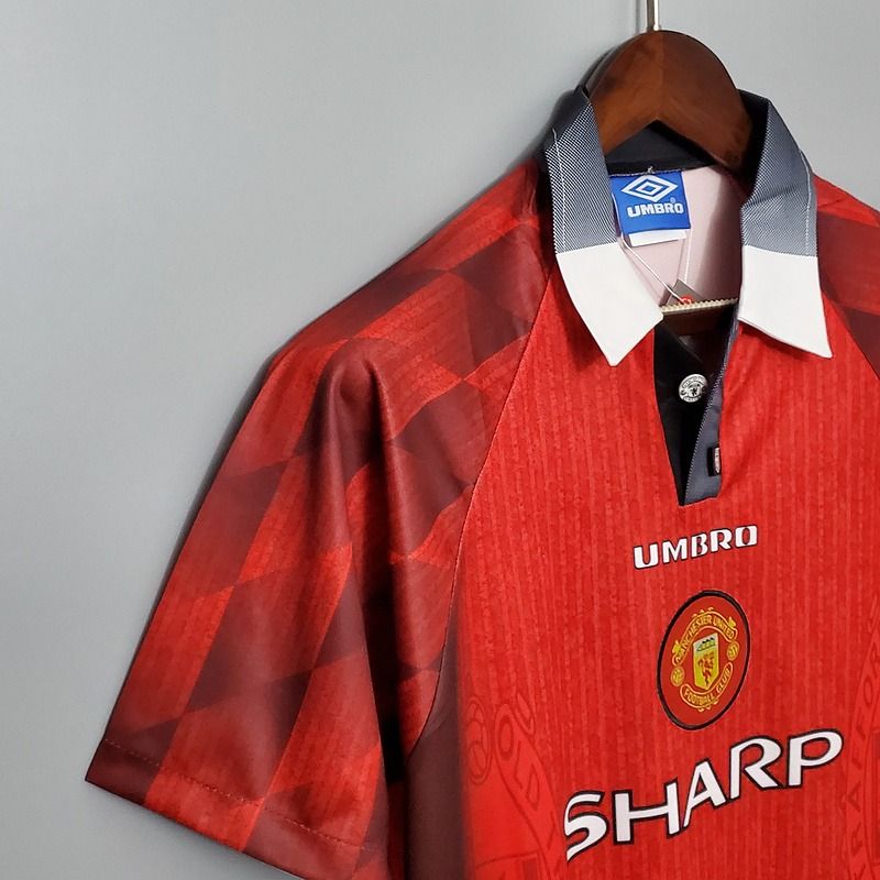 Retro Manchester United 1996-1997 home image 5