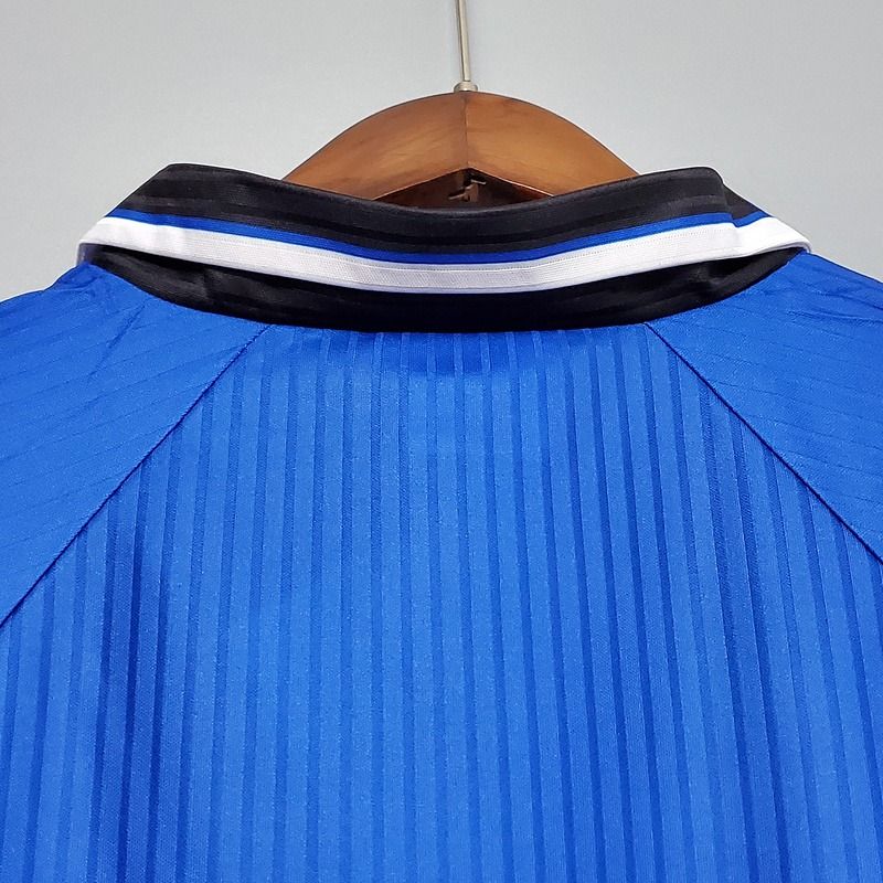 Retro Manchester United 1996-1997 second away image 3