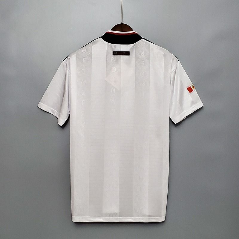 Retro Manchester United 1997-1998 away image 2