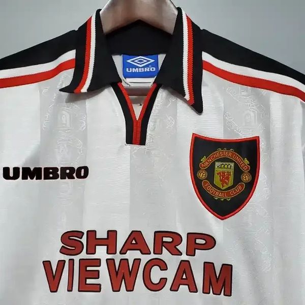 Retro Manchester United 1997-1998 away image 3