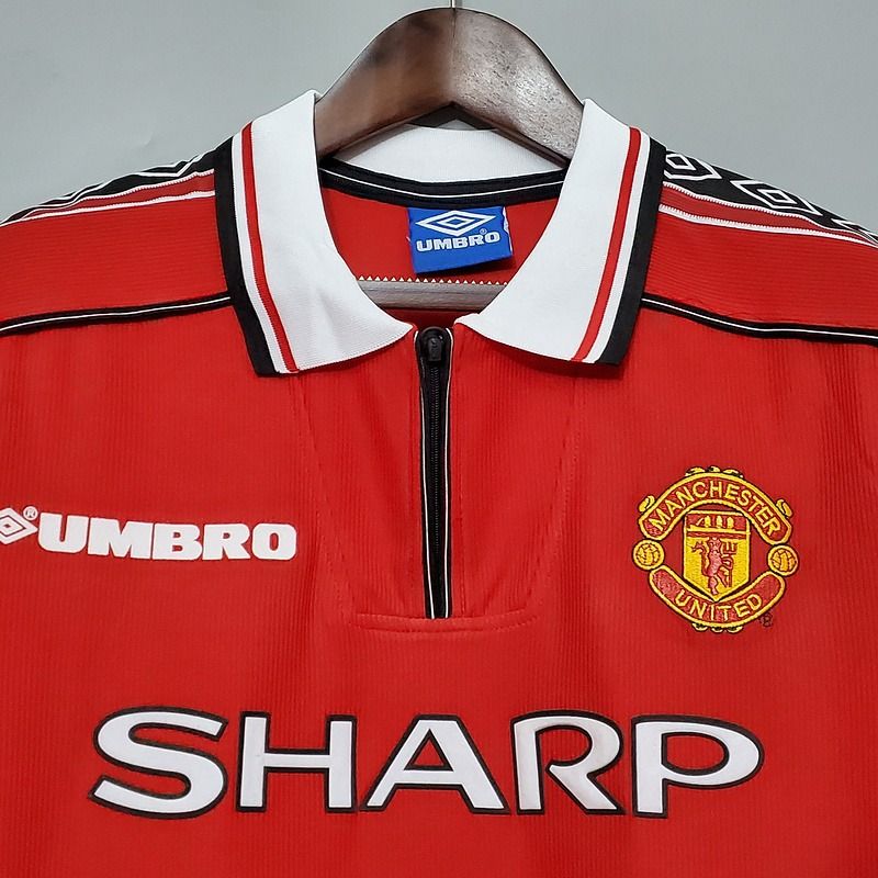 Retro Manchester United 1998-1999 home image 3