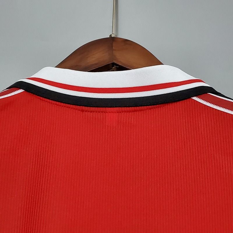 Retro Manchester United 1998-1999 home image 4