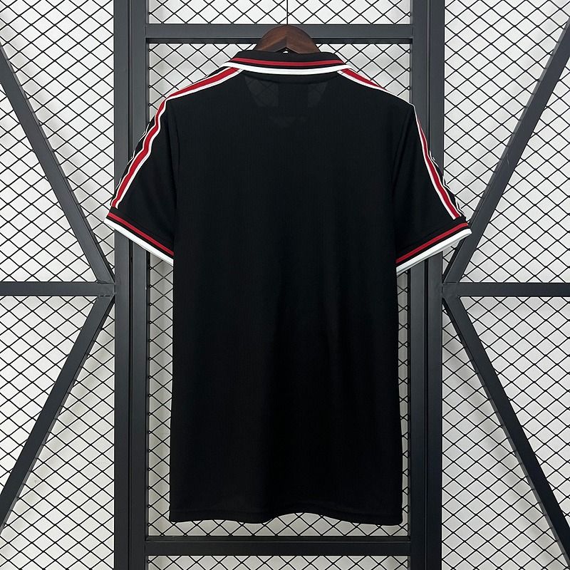 Retro Manchester United 1998-1999 third away image 2