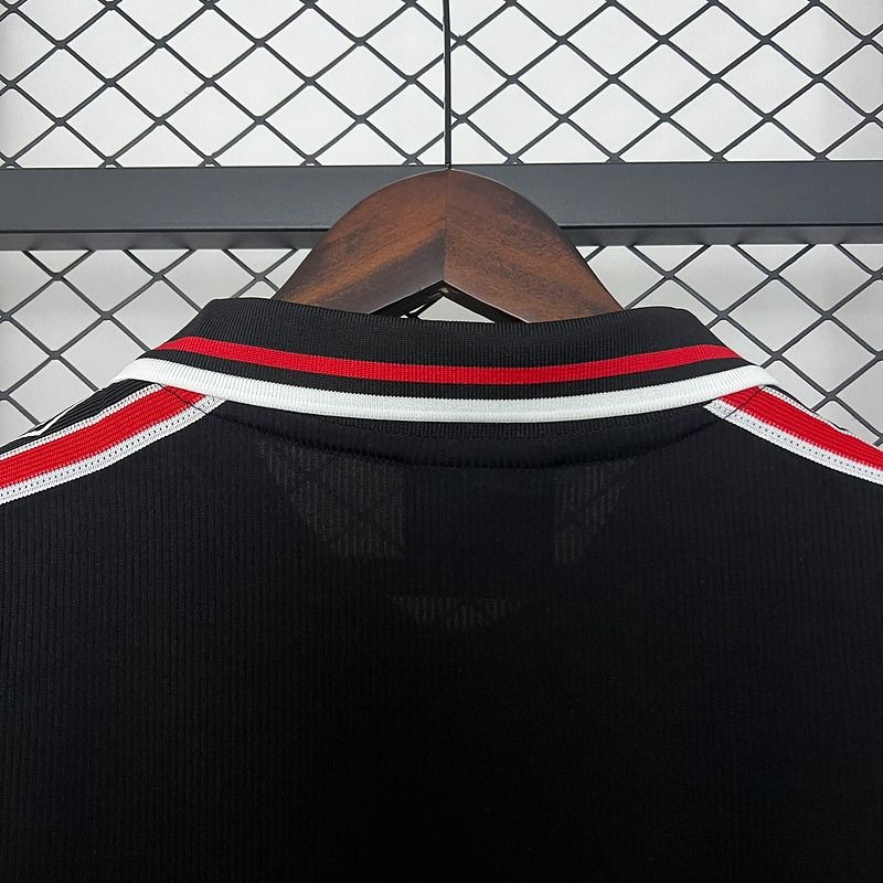 Retro Manchester United 1998-1999 third away image 4