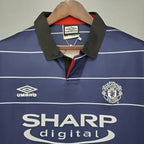 Retro Manchester United 1999-2000 away image 3