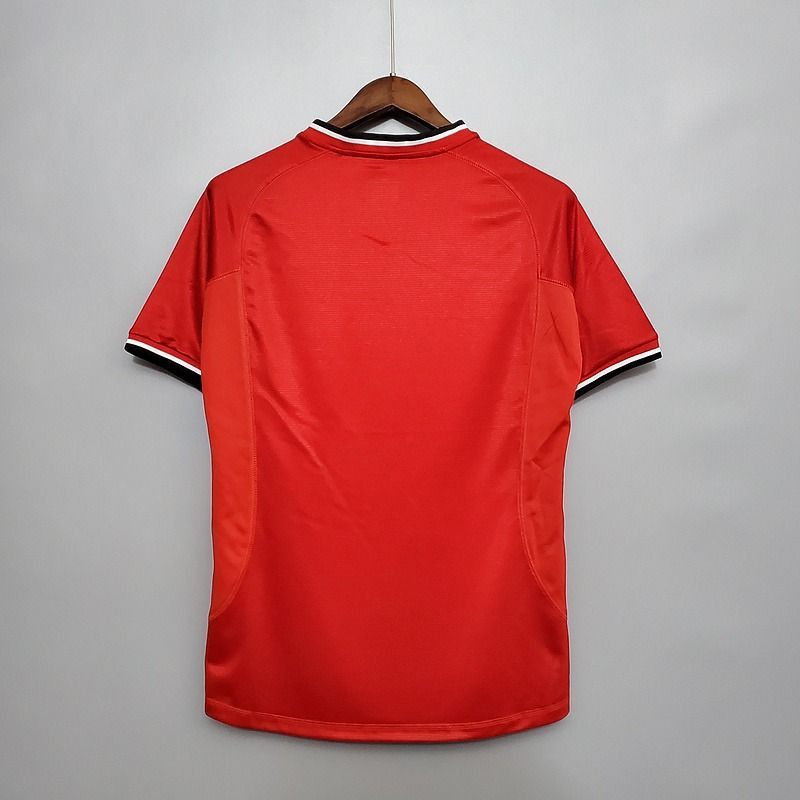 Retro Manchester United 2000-2001 home image 2