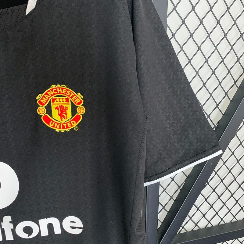Retro Manchester United 2003-2004 away image 5