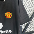 Retro Manchester United 2003-2004 away image 5