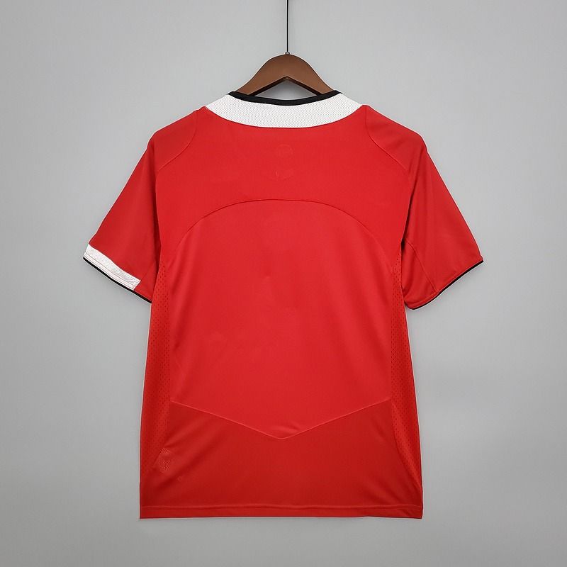 Retro Manchester United 2005-2006 home image 2